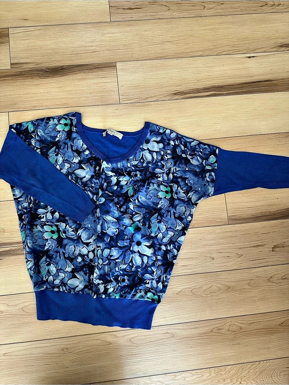 LOFT Floral Blue Top Like New
